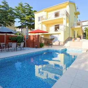  Apartment Narzissa Kroatien
